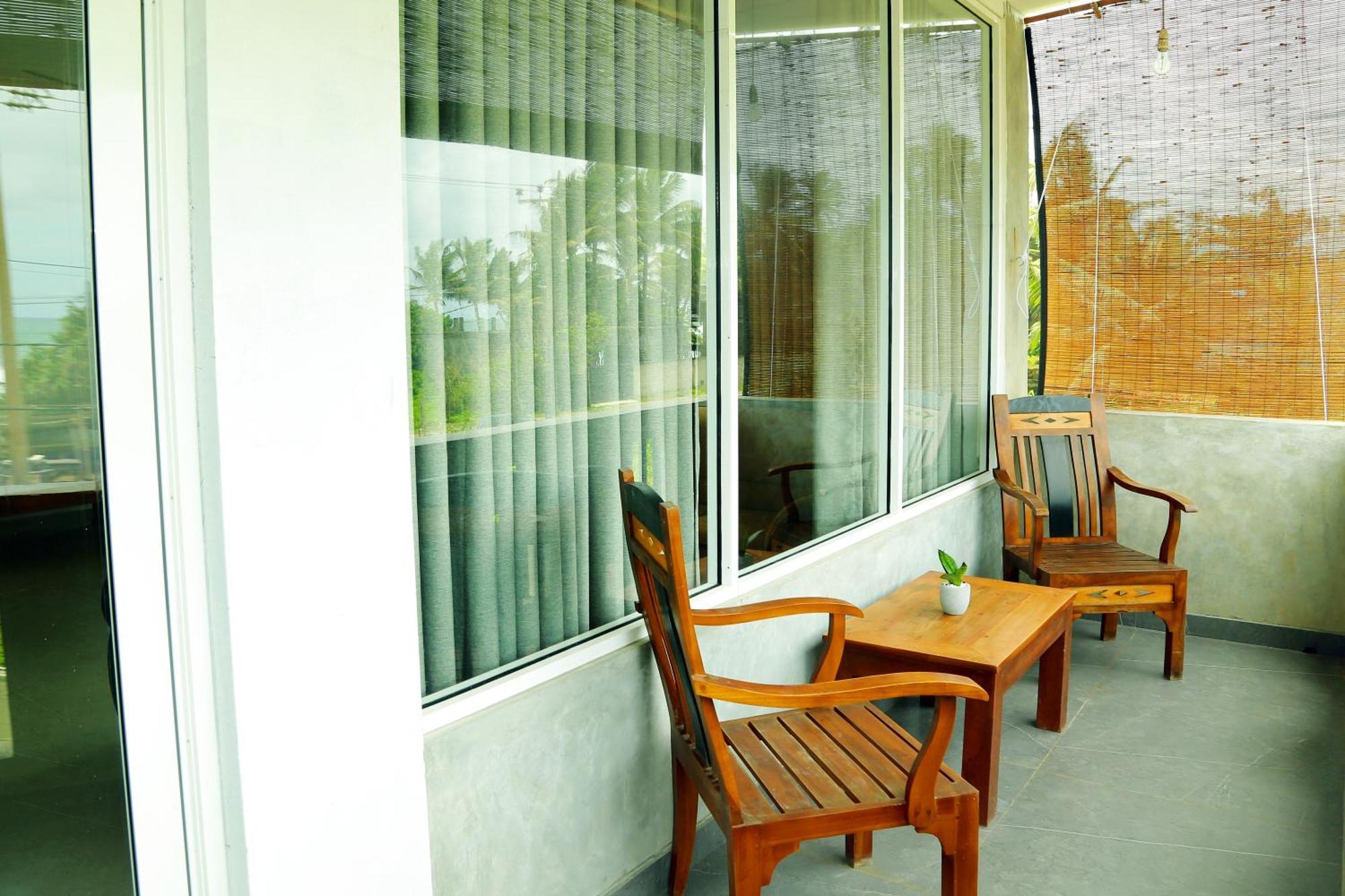 Hotel Cocos Midigama East Exterior foto