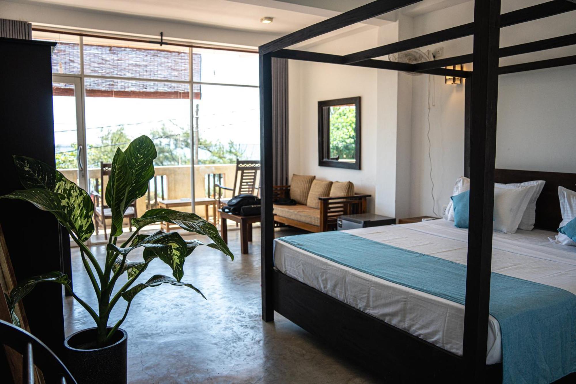 Hotel Cocos Midigama East Exterior foto