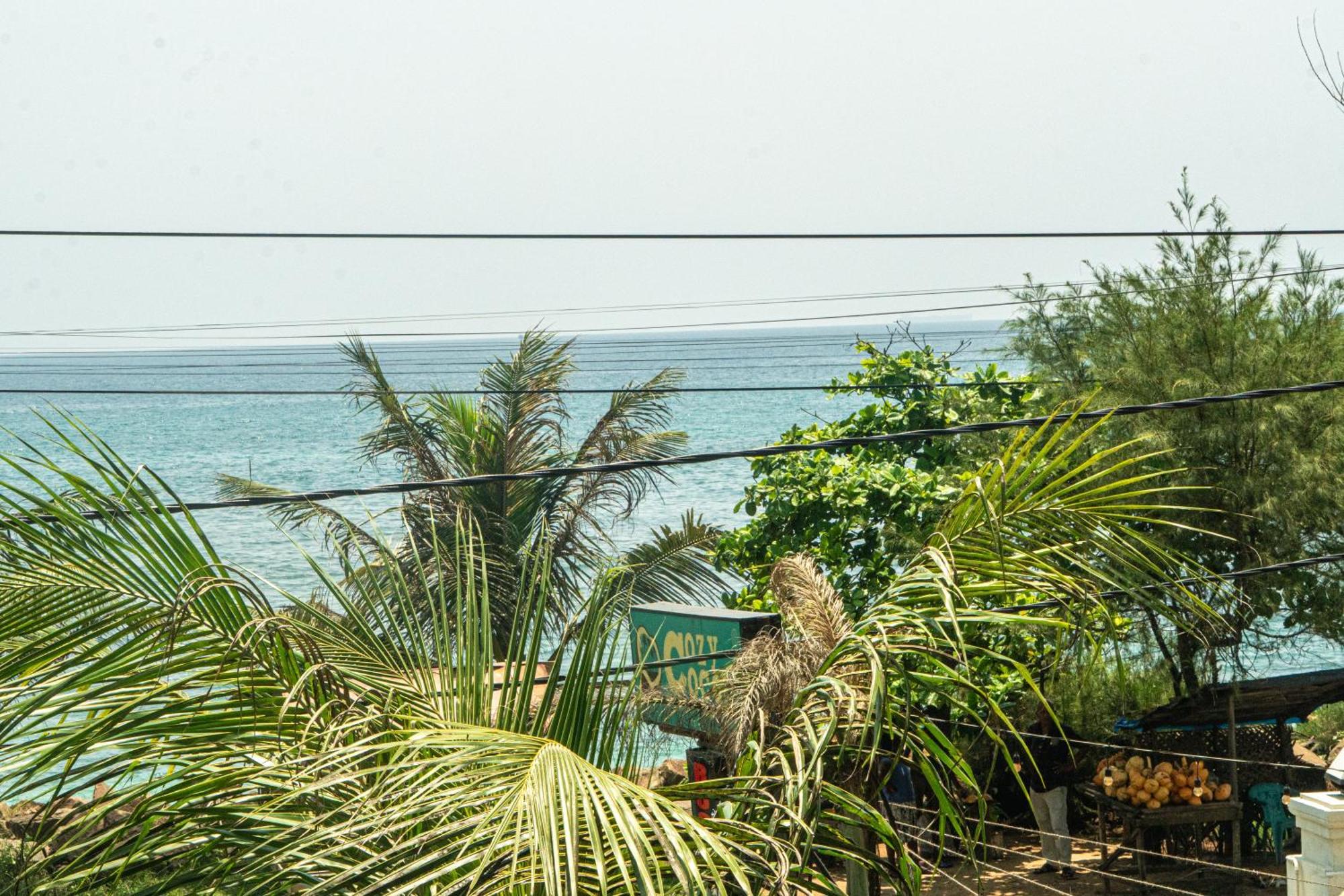 Hotel Cocos Midigama East Exterior foto